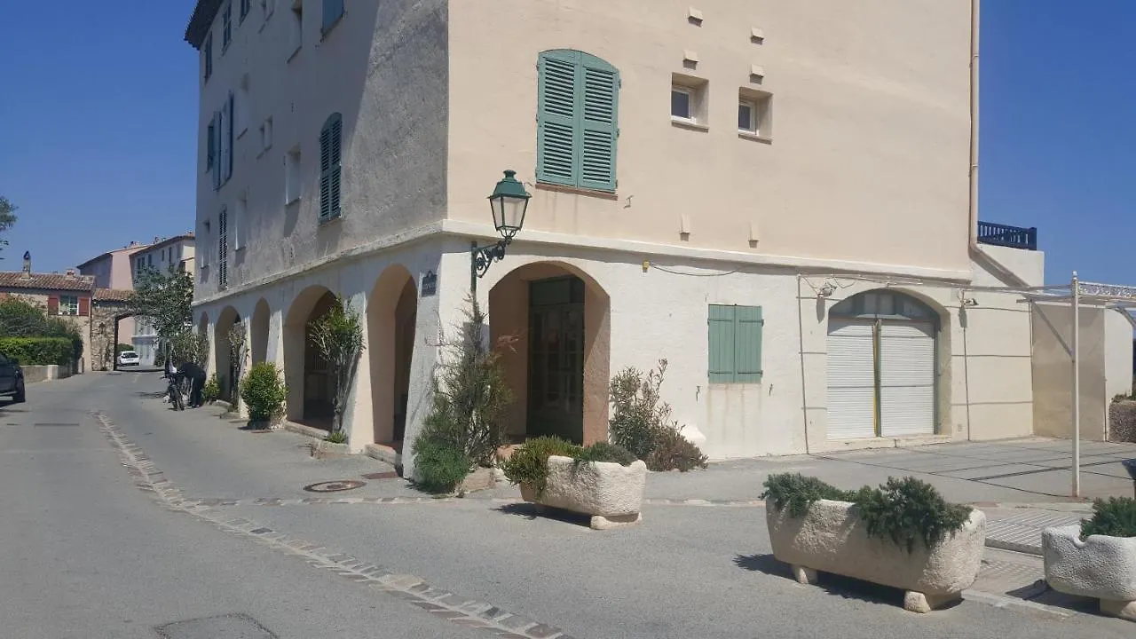 Apartament Les Pieds Dans L'Eau Grimaud
